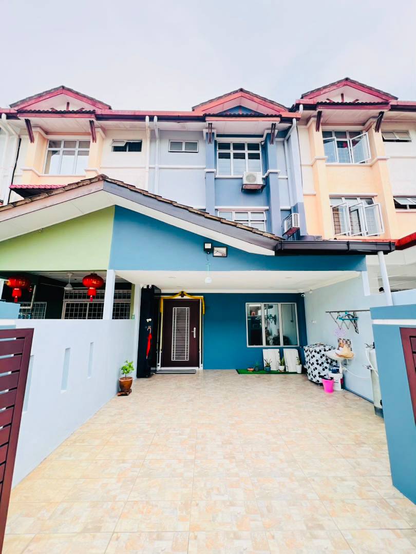 3-Storey Terrace Taman Pelangi Subang