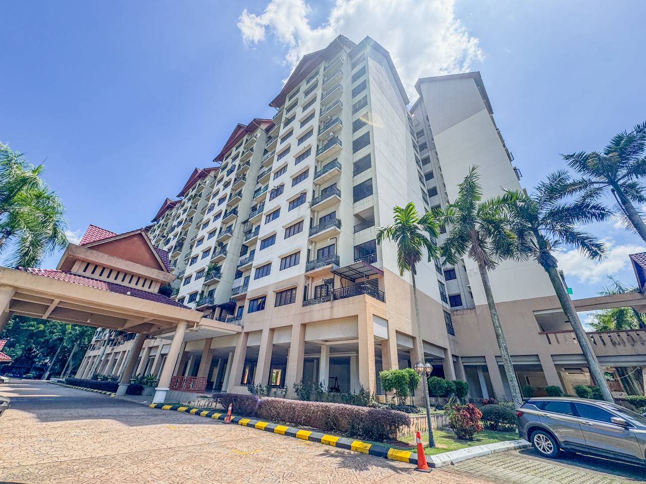 Kristal Villa Condominium