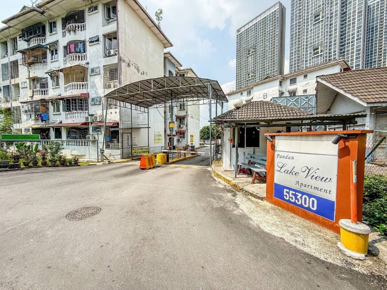 Pandan Lake View Apartment