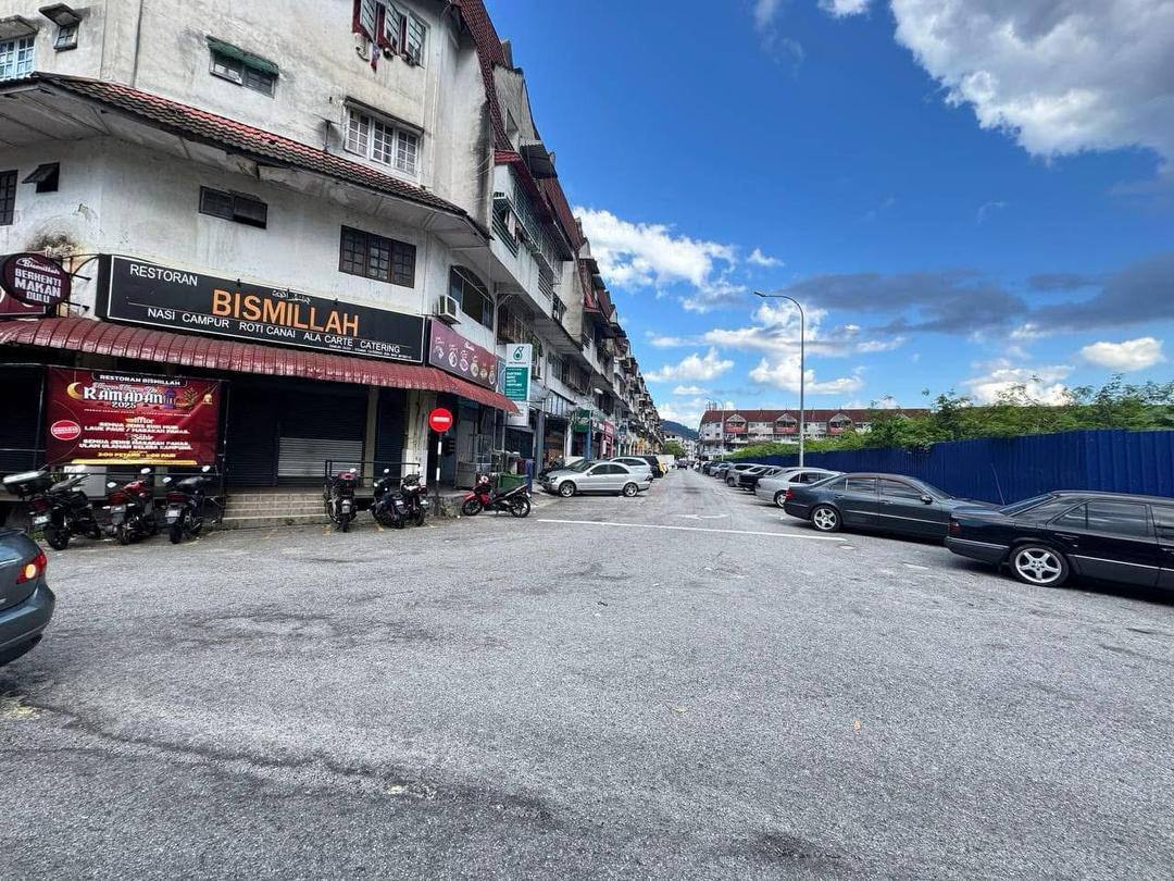 Shop Apartment Taman Kosas