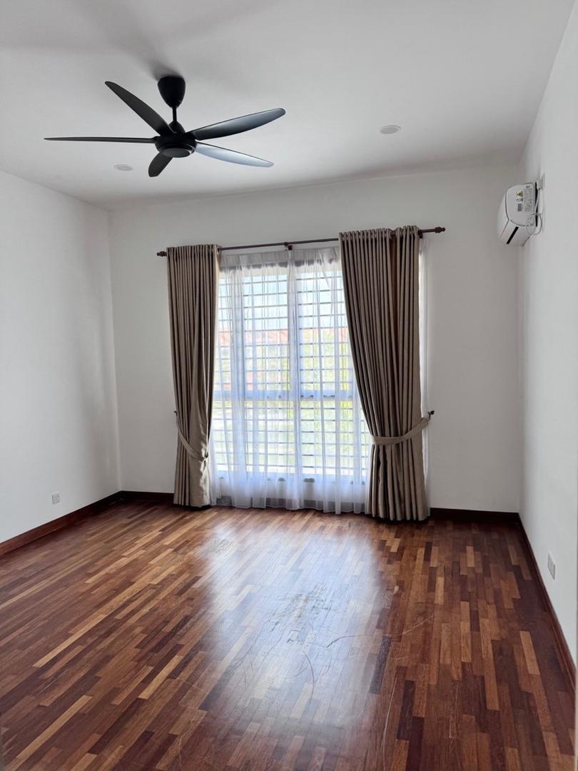 Viola Alam Impian Alam Impian 2-Storey Terrace